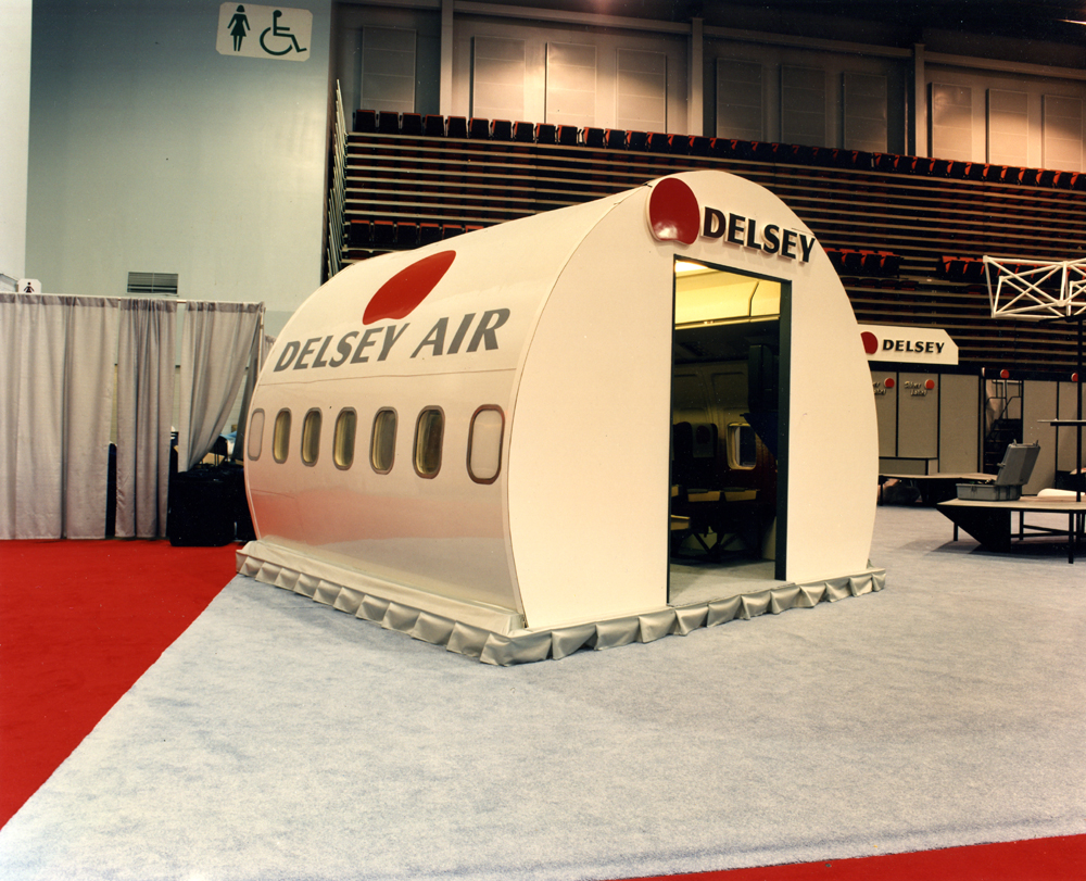 Delsey Boeing 727 fuselage section